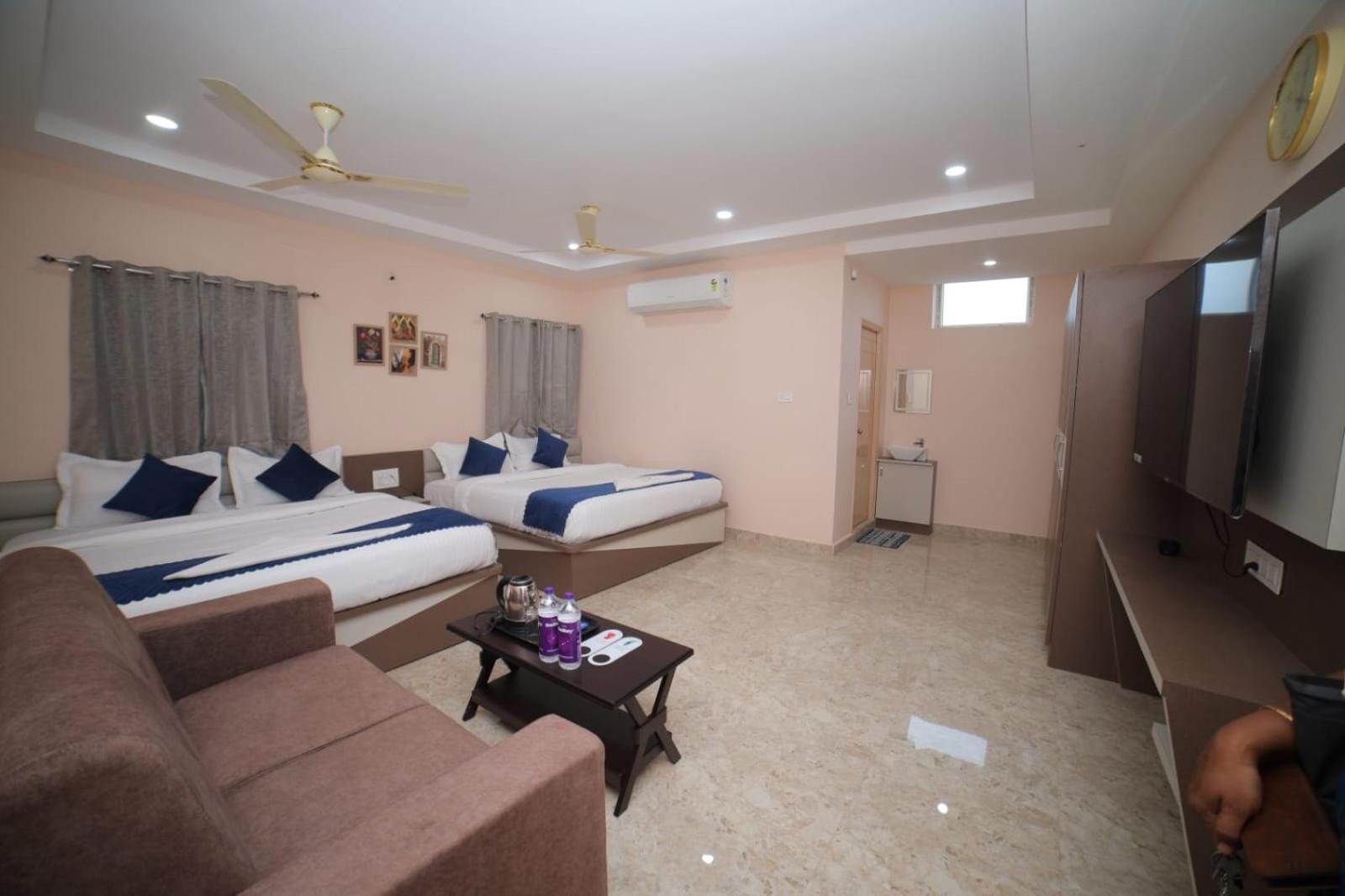 Sri Ganesh Grand Hotel Tirupati Ngoại thất bức ảnh